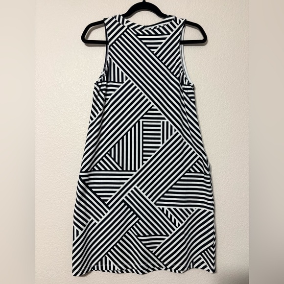 Tommy Bahama Chic Black White Geometric Striped Sleeveless Stretchy Mini Dress - Picture 4 of 12